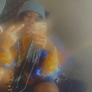 Meet your Posher, Karrie